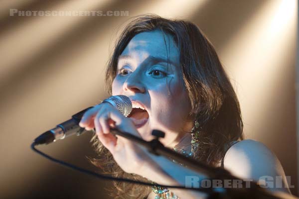 DASHA AND VORSE - 2007-01-05 - PARIS - La Fleche d'Or - 